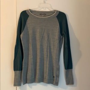 Women’s Smartwool color block sweater. Size L